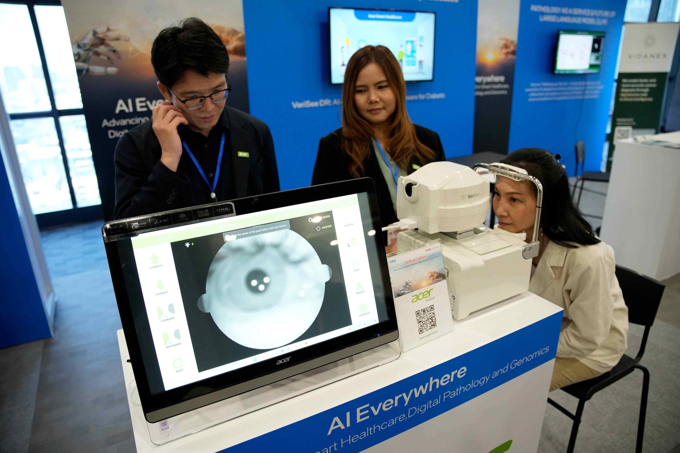 Ophthalmology as a Service : A platform that enables analysis and screening for eye conditions, utilizing AI-powered retinal cameras and computers for automatic diagnoses.